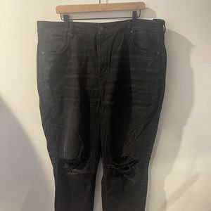 Brand New Ripped Knee American Eagle Mom Jean